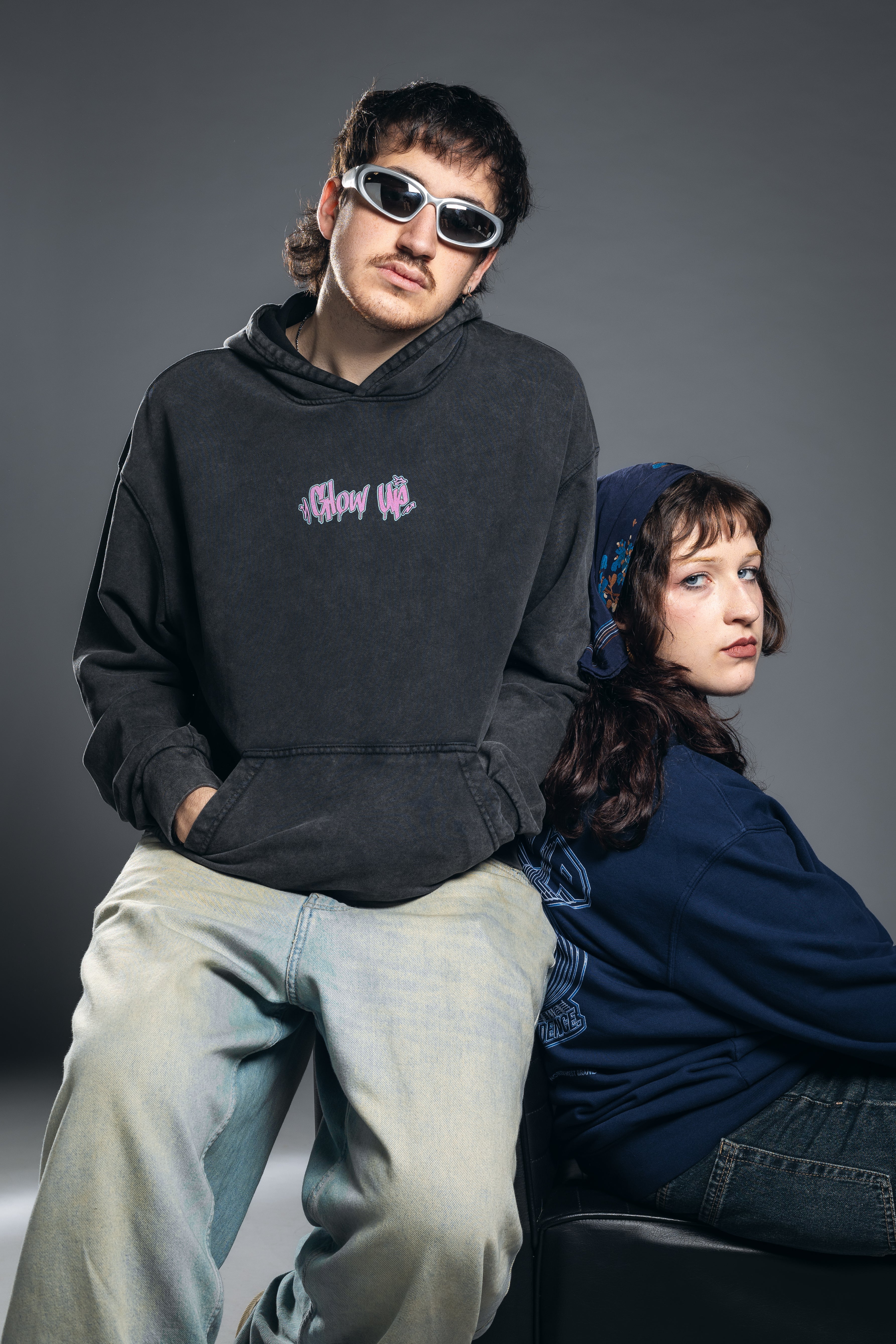 SUDADERA GRAFFITI GRIS