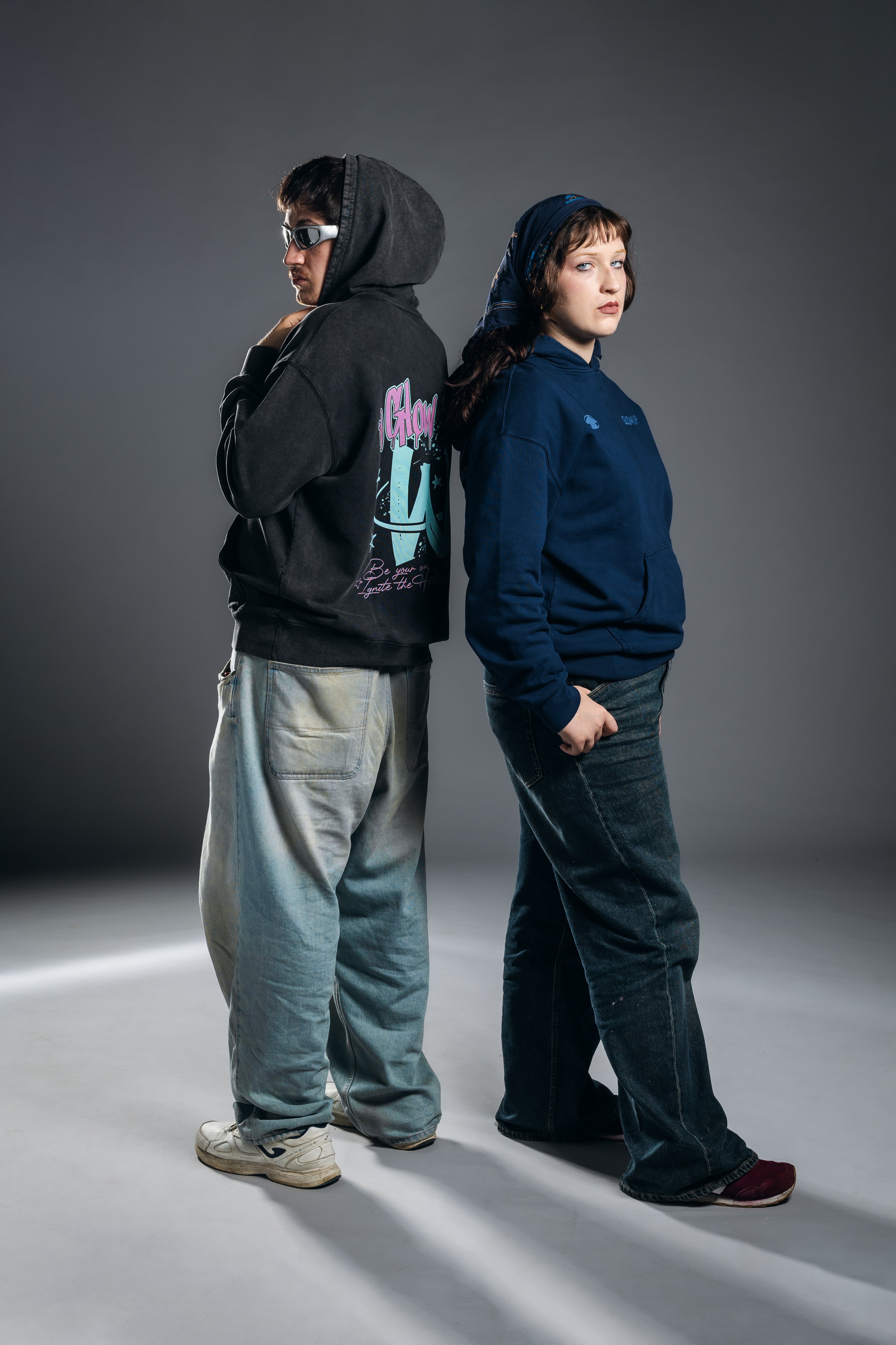 SUDADERA GRAFFITI GRIS