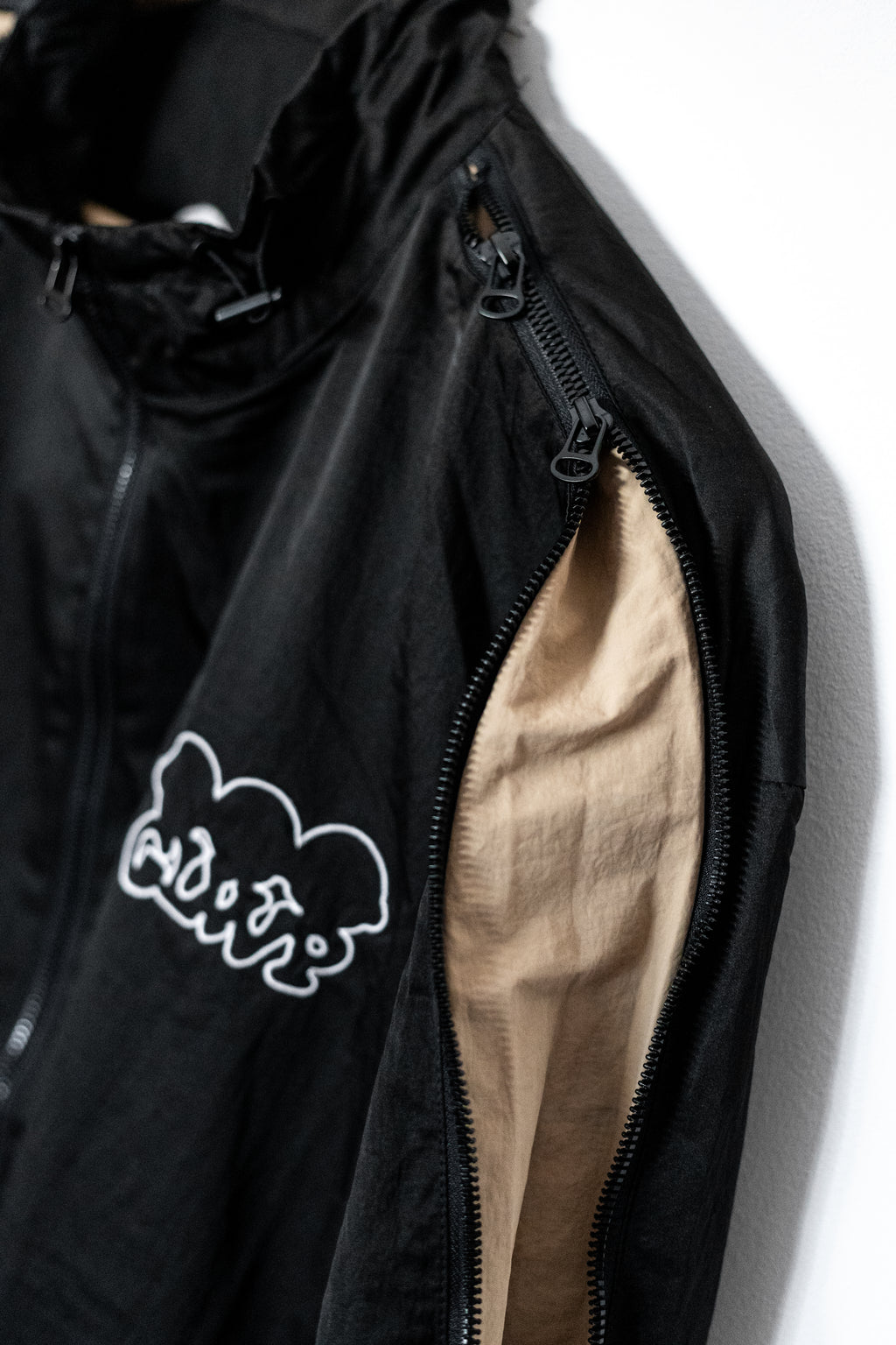 TRACKSUIT CORTAVIENTOS NEGRO