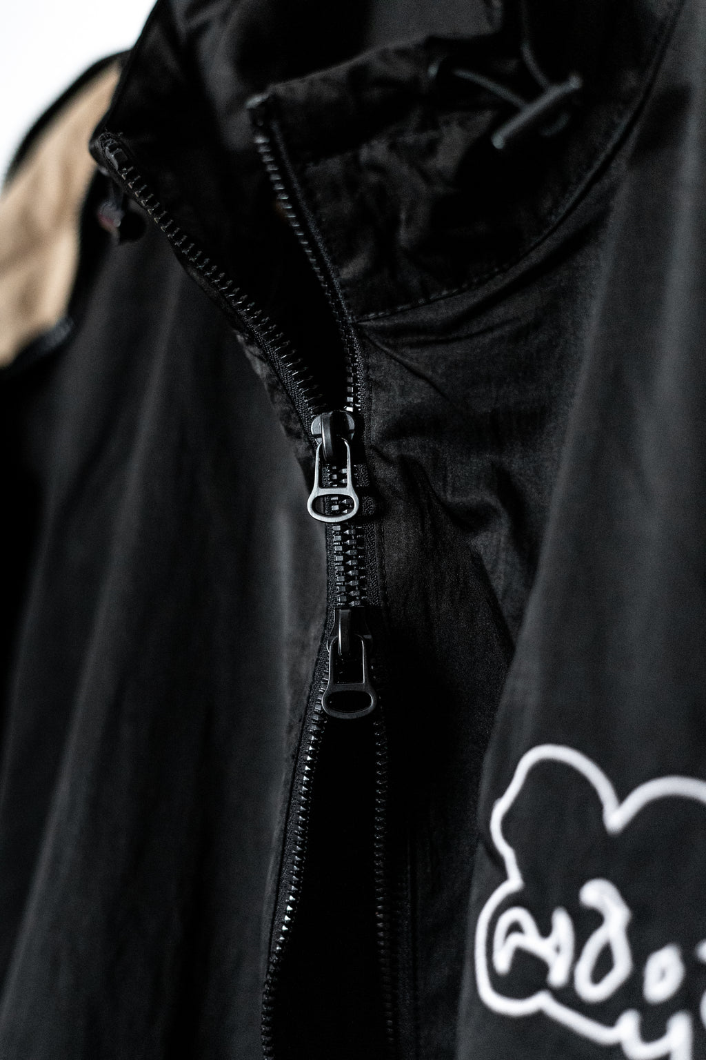TRACKSUIT CORTAVIENTOS NEGRO